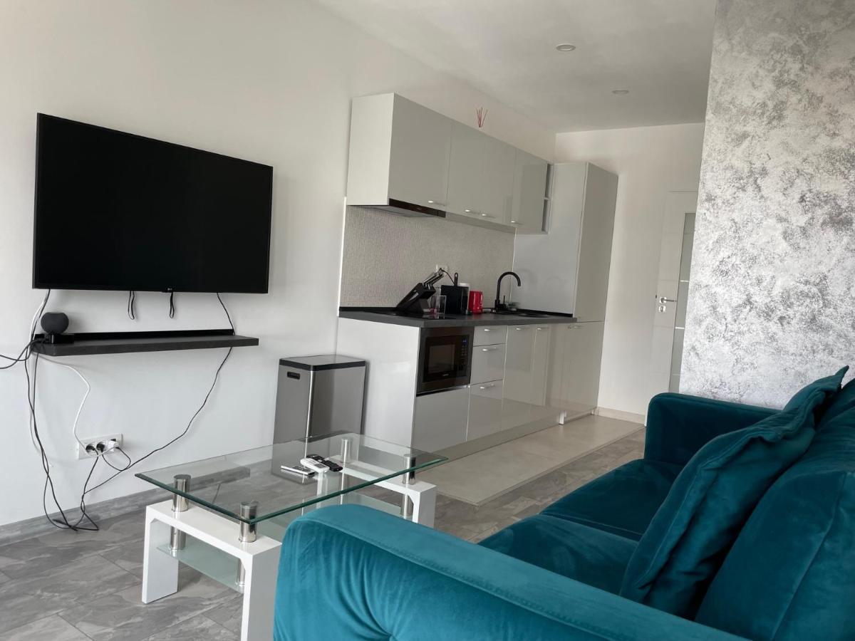 Cozy 2-Room Penthouse Lakeview W14 布加勒斯特 外观 照片