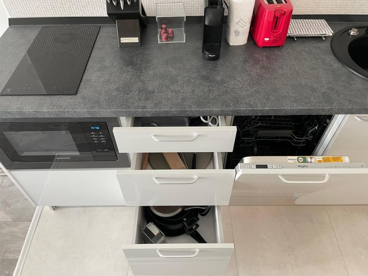 Cozy 2-Room Penthouse Lakeview W14 布加勒斯特 外观 照片